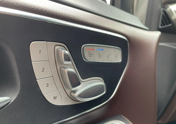 Mercedes-Benz Klasa V cena 289000 przebieg: 50600, rok produkcji 2018 z Stryków małe 781